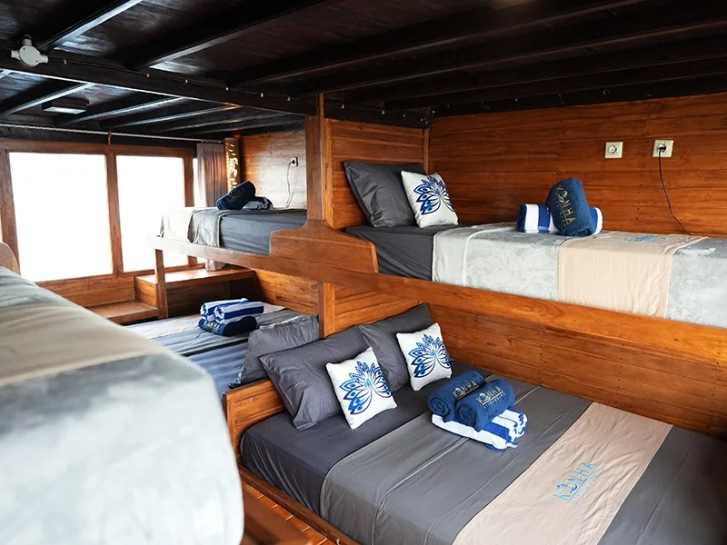 Grand Sharing Cabin (Upper Deck) - Image 1